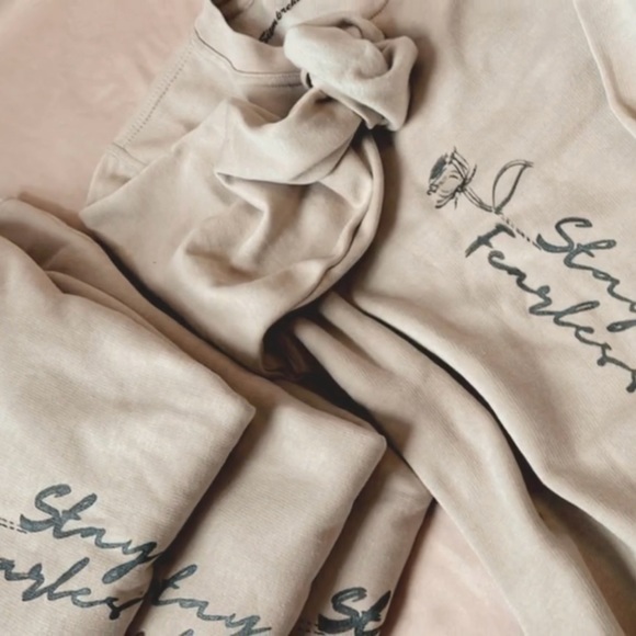 Crew neck beige sweatshirt - Picture 1 of 2